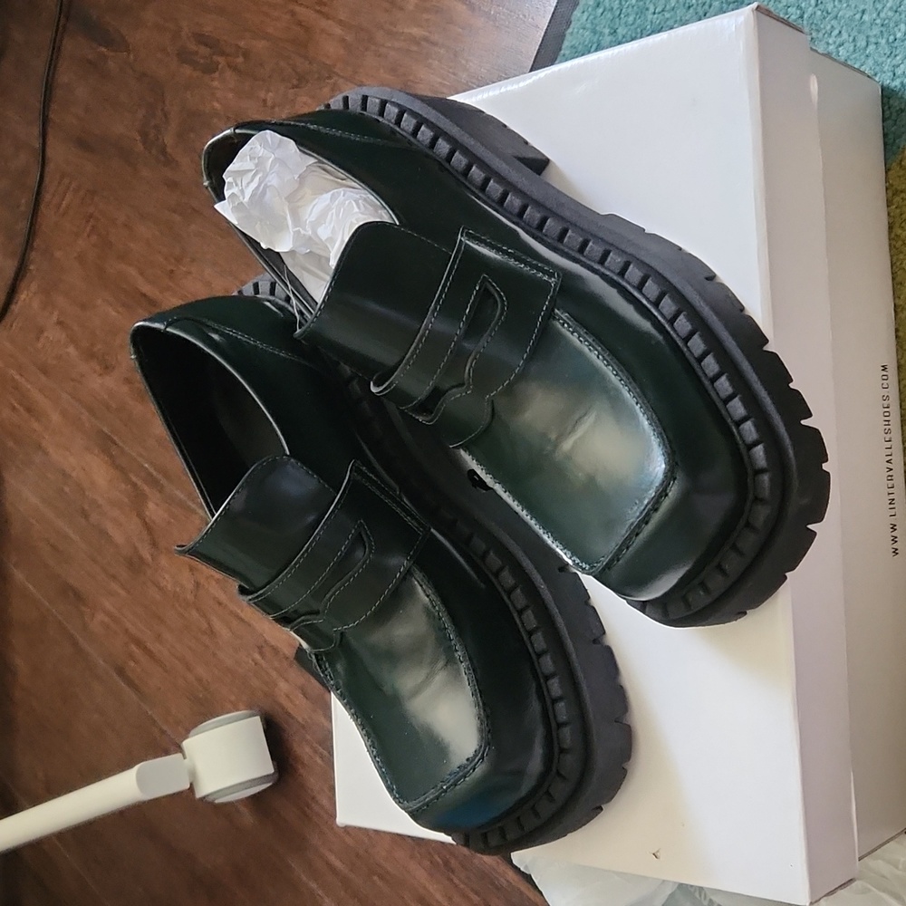 L'INTERVALLE Dark Green Loafers